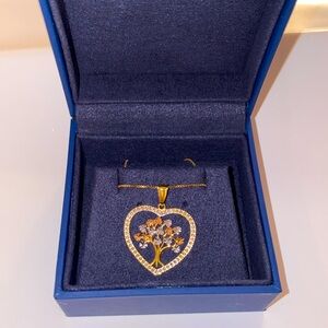 Beautiful 14k. Gold necklace